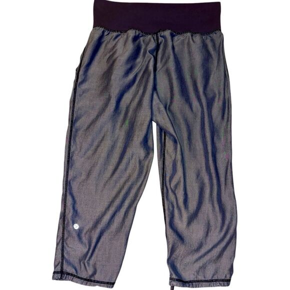 Lululemon Pants Woman’s Size 6 Om Commuter Denim Blue Cropped - Picture 2 of 3